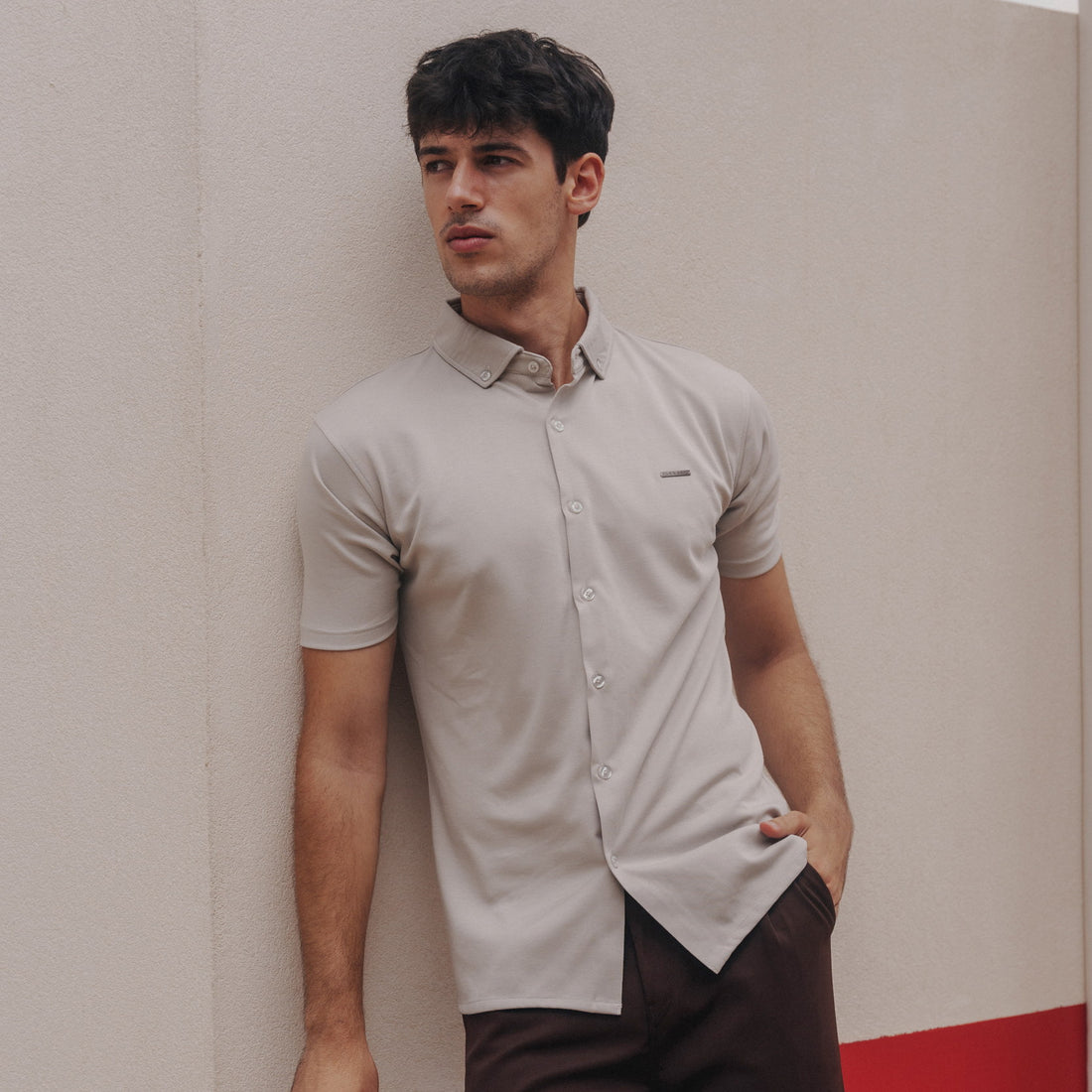 Tab-Collar Short-Sleeved Shirt in Off White, Legacy London