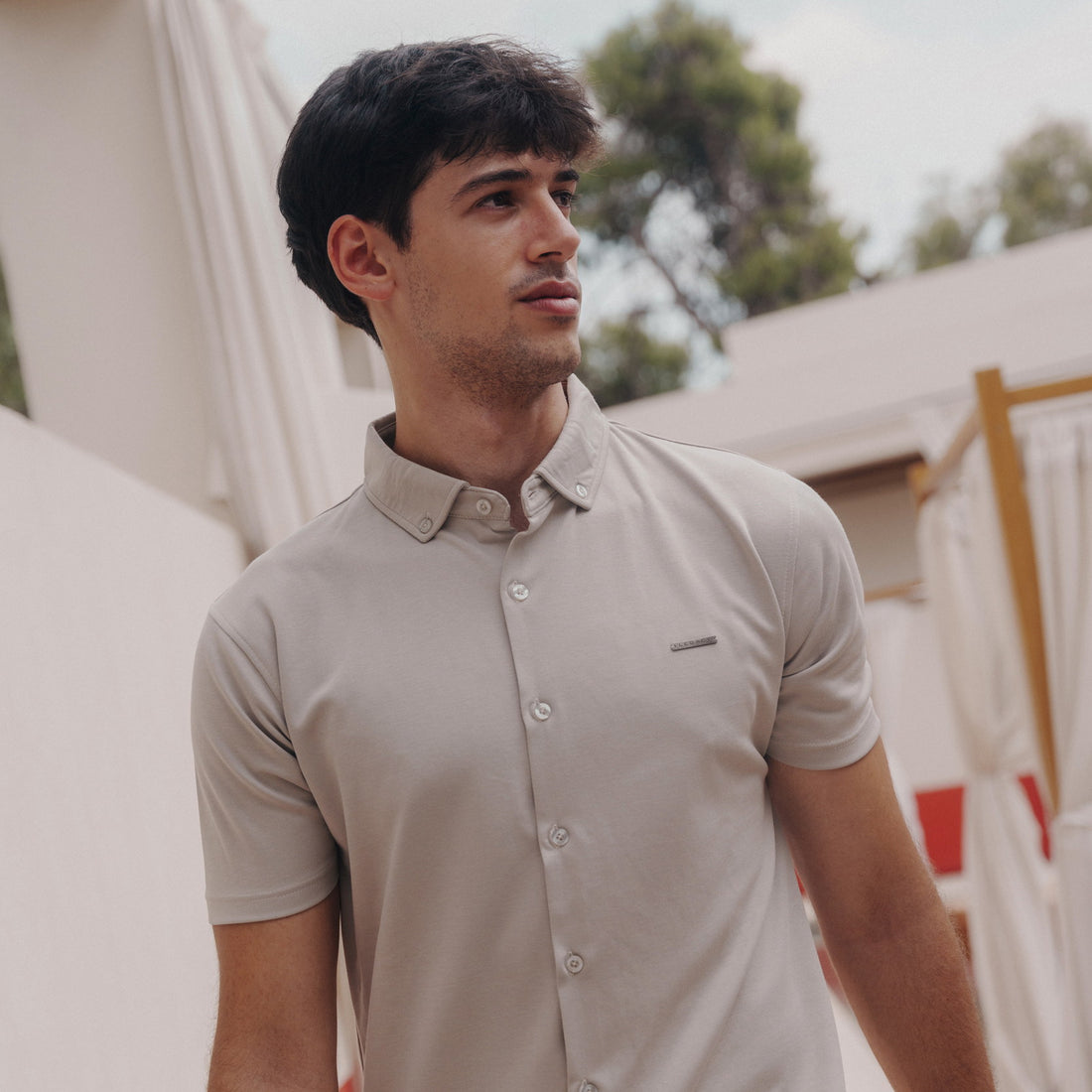 Tab-Collar Short-Sleeved Shirt in Off White, Legacy London