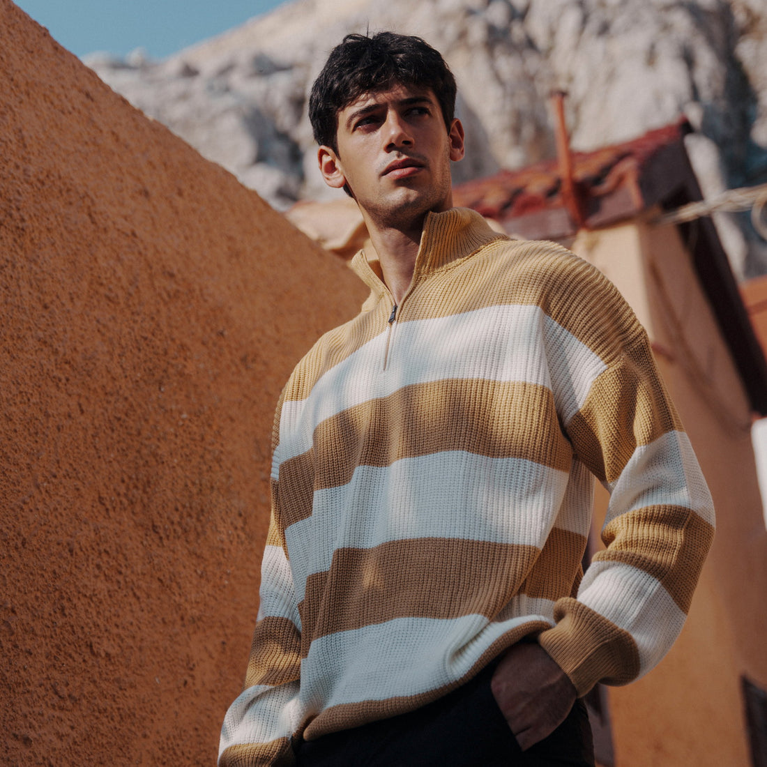 Soft Horizon Zipper Pullover in Black / Mustard Brown, Legacy London