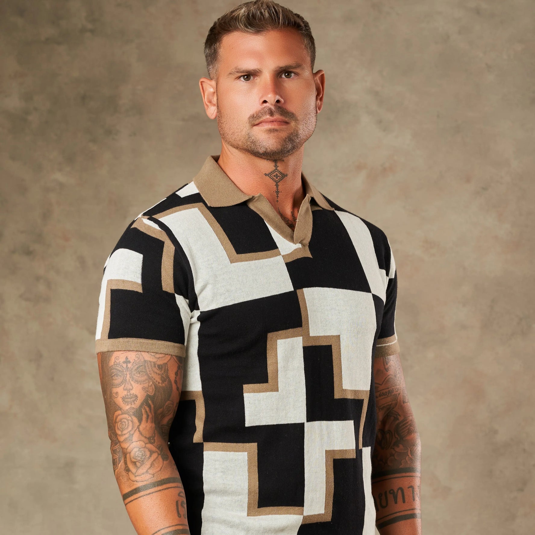 Moderna Graphic Statement Knit  - Legacy London