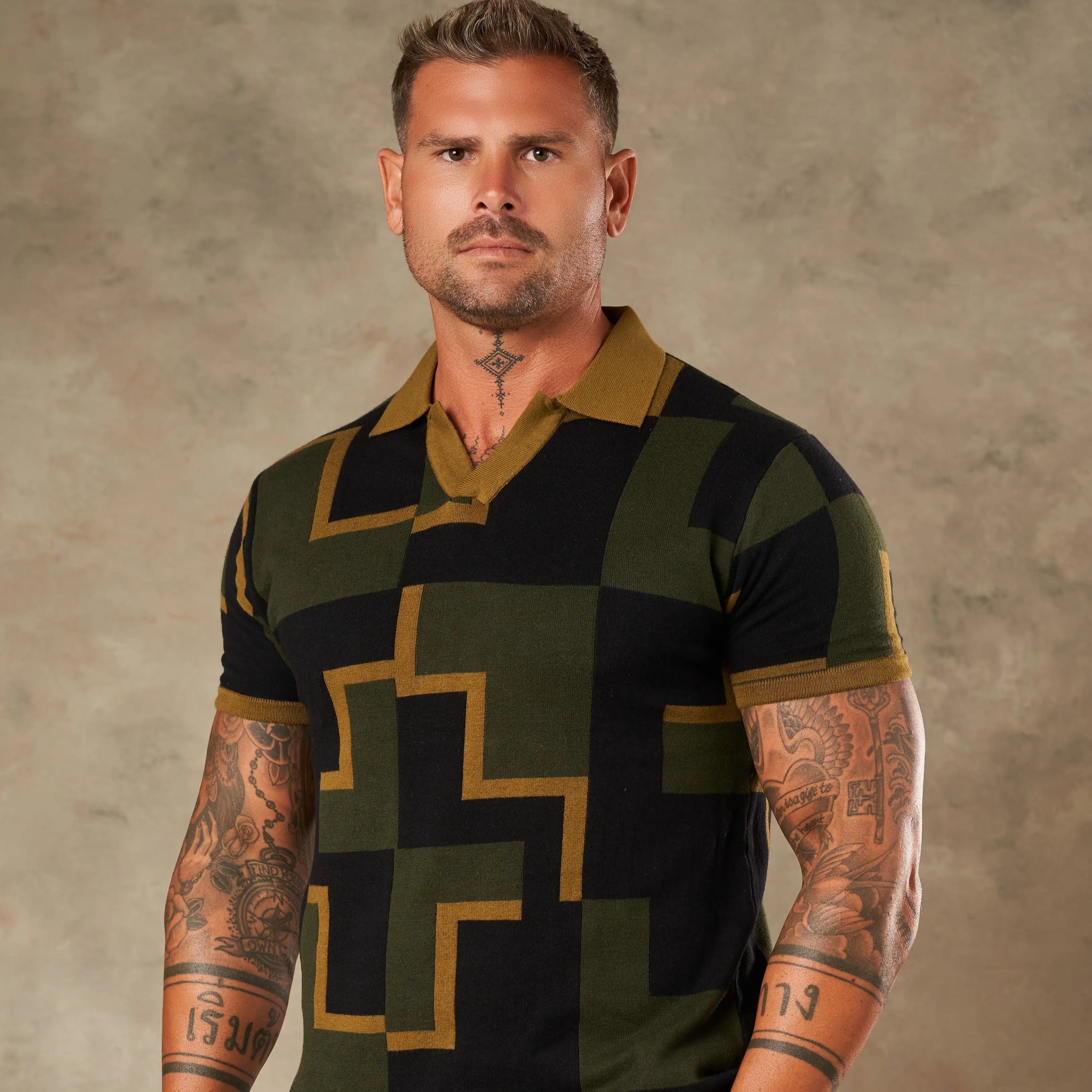 Moderna Graphic Statement Knit  - Legacy London
