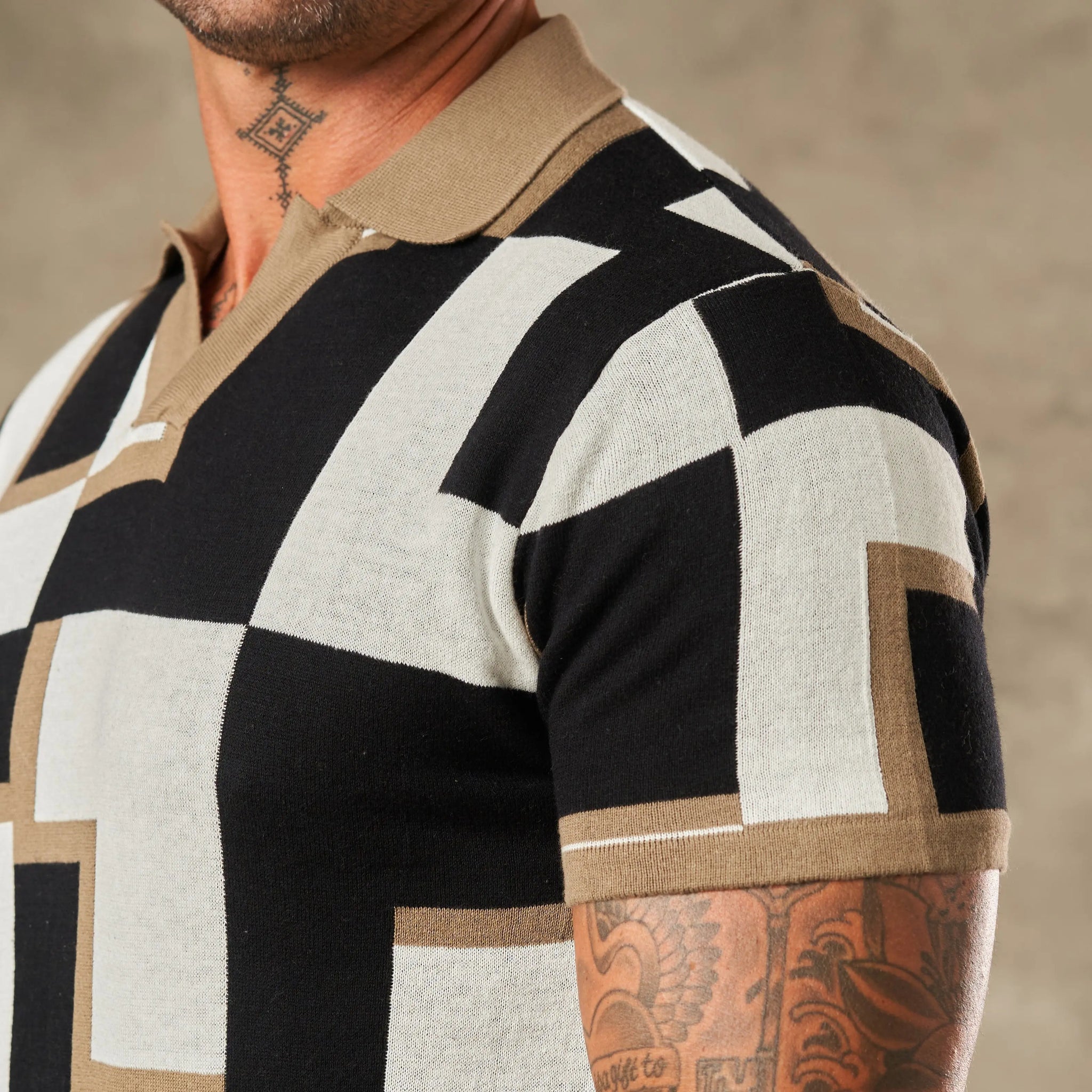 Moderna Graphic Statement Knit  - Legacy London