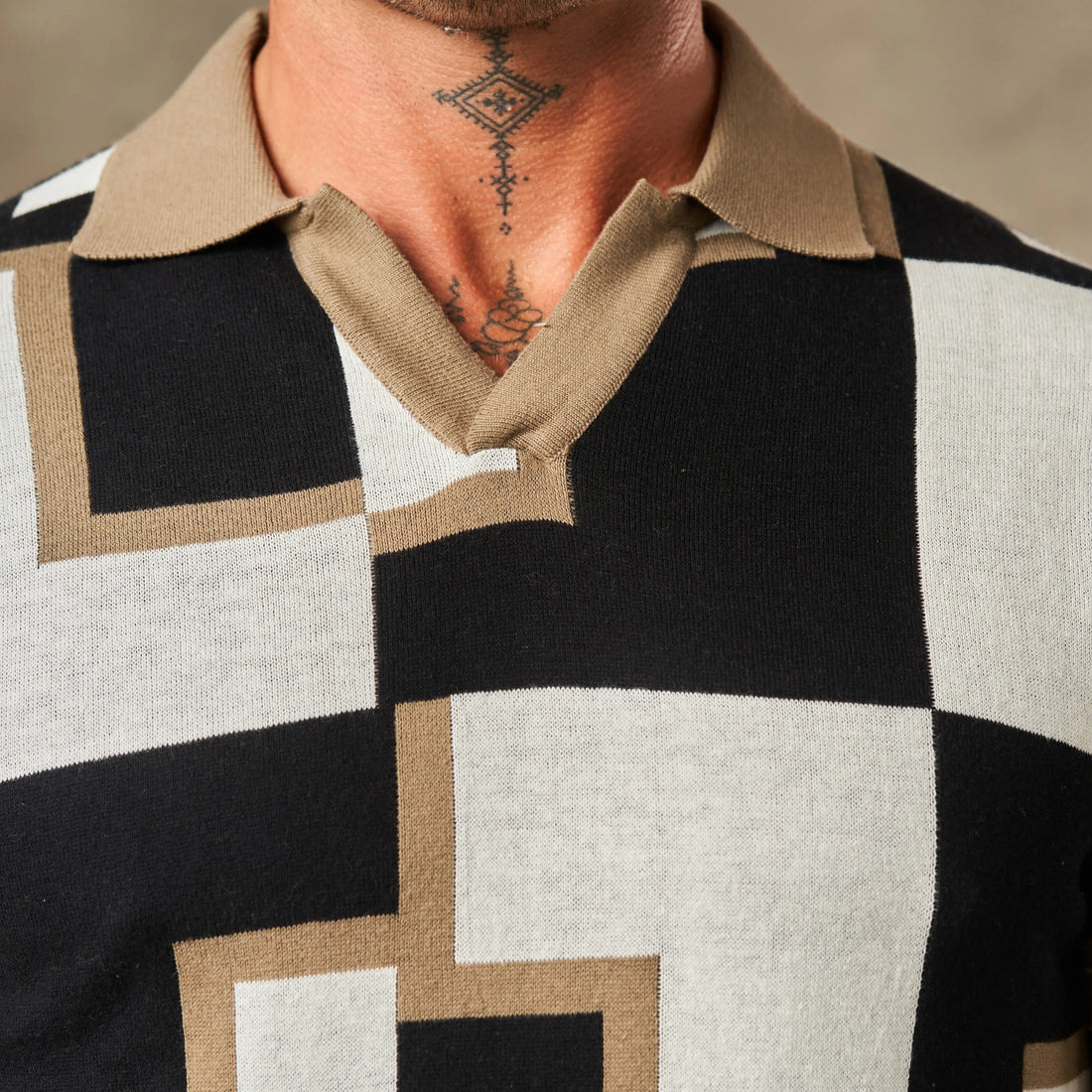 Moderna Graphic Statement Knit  - Legacy London