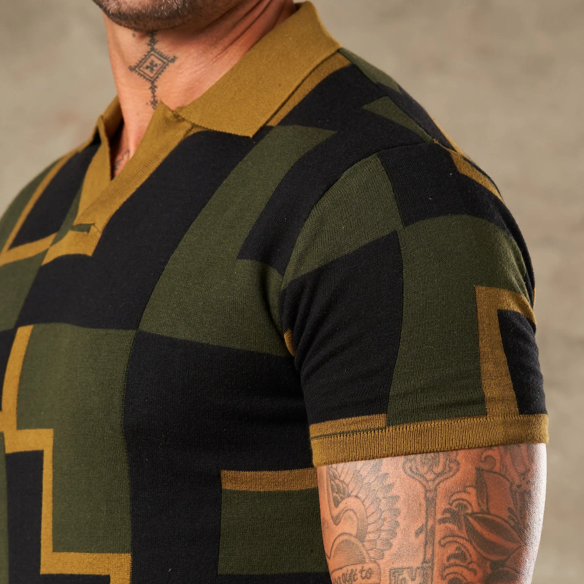 Moderna Graphic Statement Knit  - Legacy London