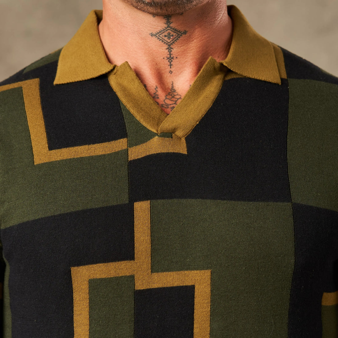 Moderna Graphic Statement Knit  - Legacy London