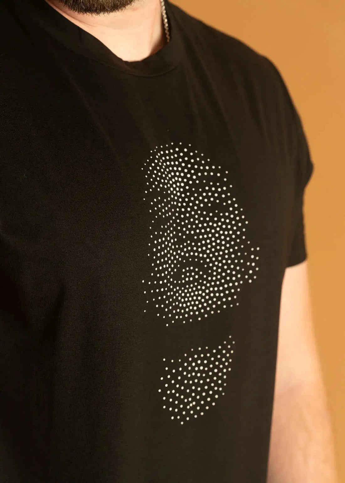 Face Embosse Print | LN 142 Legacy London